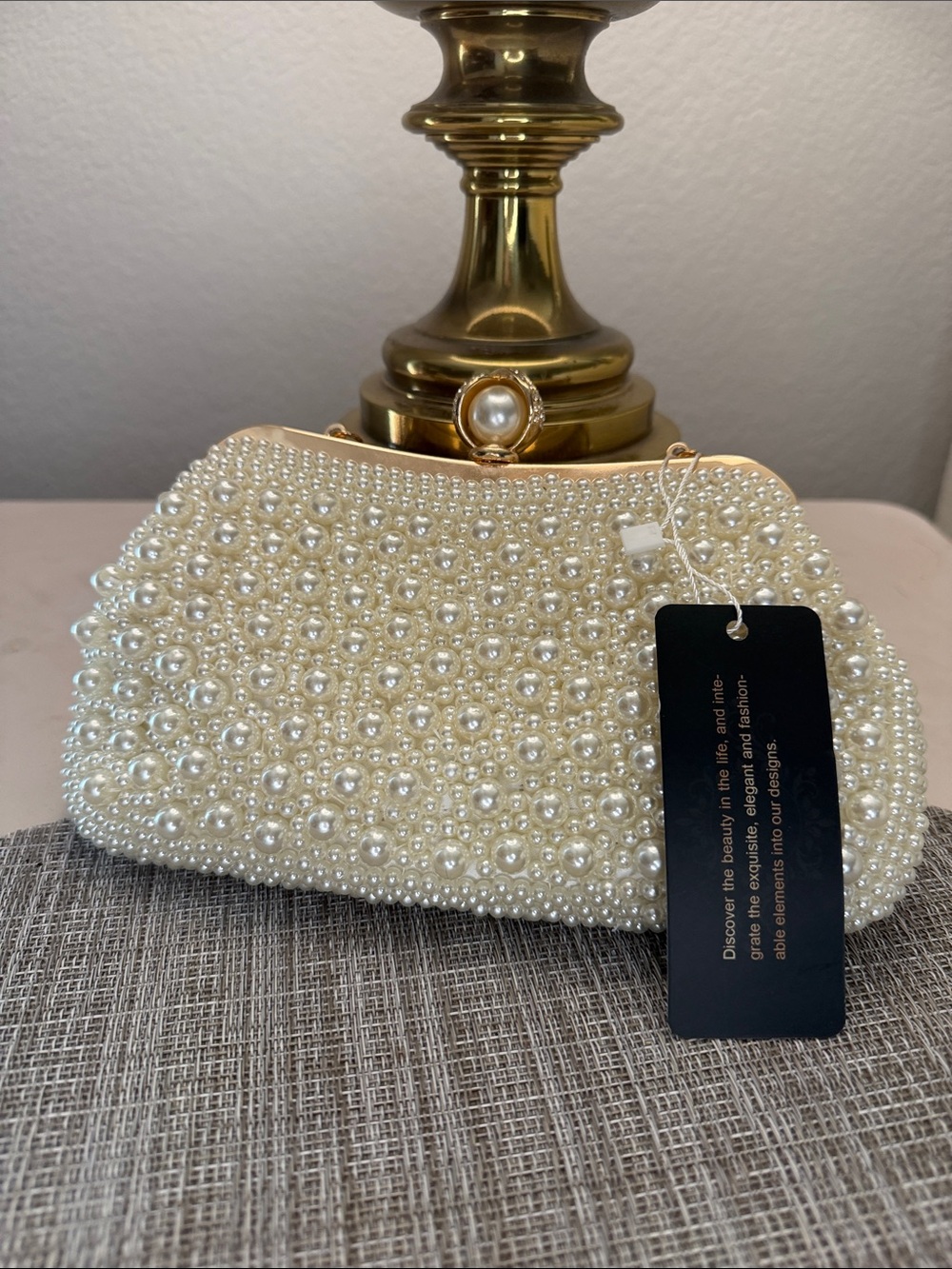 Pearl-Embellished Ivory Evening Clutch with Detachable Chain - Picture 4 of 6